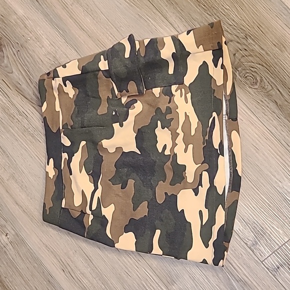 Camo Mini Skirt By SelfLove Size Small - Picture 1 of 6